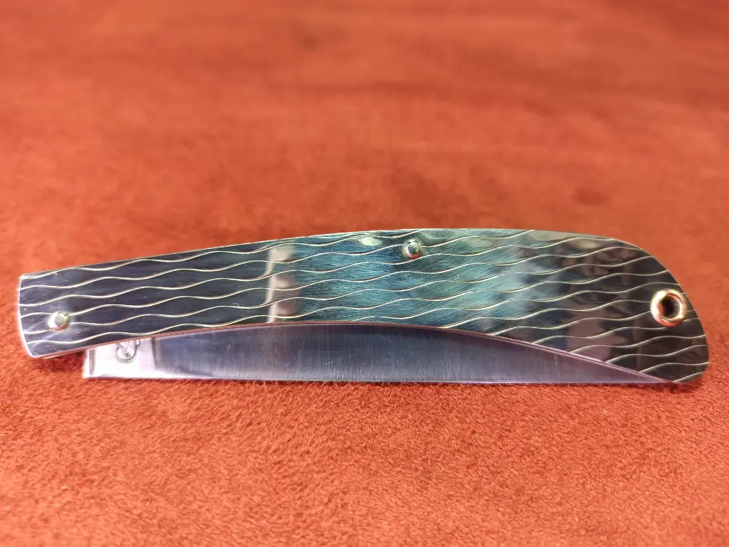 N°1 Full Metal - vagues -fermé.webp